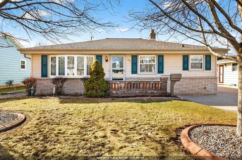 Photo of 49 FAIRWAY Court, APPLETON, WI 54913 (MLS # 50321830)