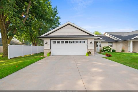 Photo of 1855 SOUTHBRIDGE Road, DE PERE, WI 54115 (MLS # 50313924)