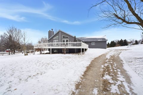 Photo of N3708 MEADOW Lane, CASCADE, WI 53011 (MLS # 50320357)