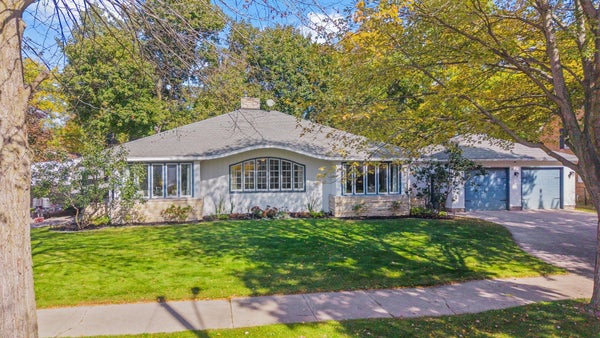 1920 STEPHENSON ST, MARINETTE, WI 54143 - Image 33ba320a77b7d51f4d69c8af21eeeaec/2096926835