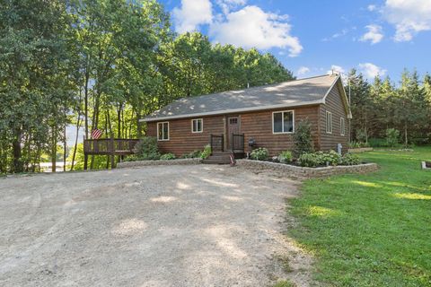 Photo of N7220 WHITE CLOVER Road, MANAWA, WI 54949 (MLS # 50314063)