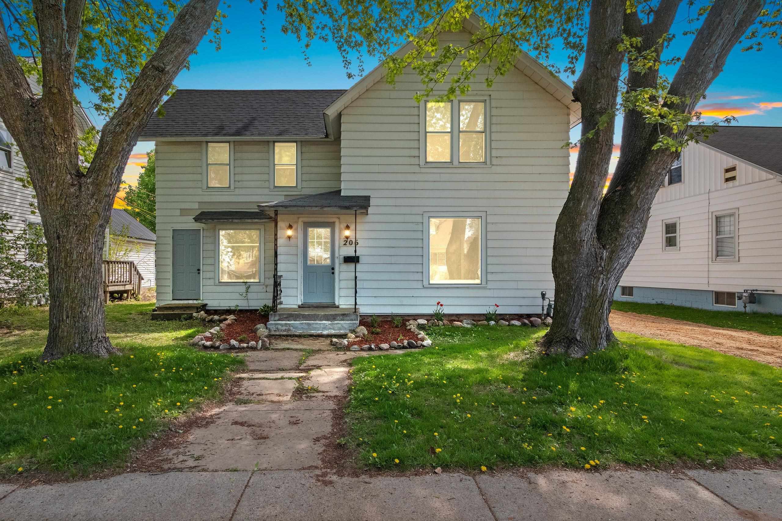 Shawano, Wisconsin 54166, United States, 4 Bedrooms Bedrooms, ,2 BathroomsBathrooms,Residential,Active,130648