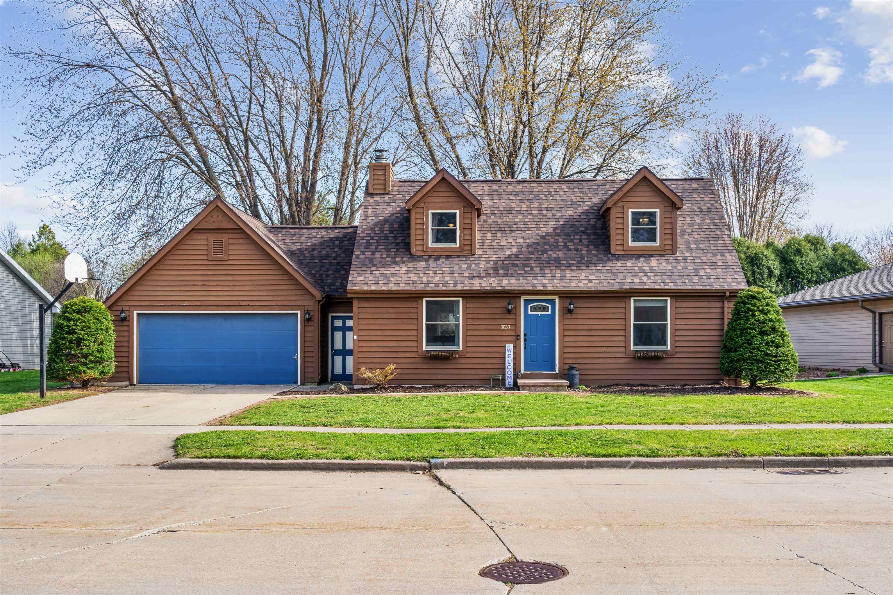 Photo 1 of 49 — 3033 E CANARY Street, APPLETON, WI 54915
