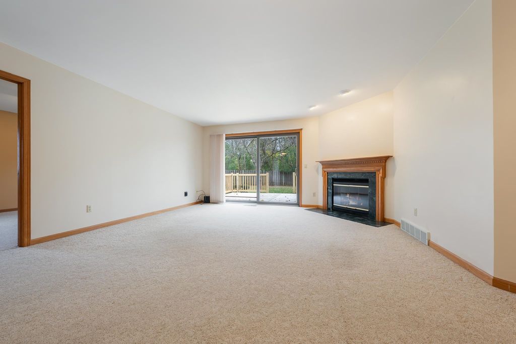 Photo of 38 SPENCER VILLAGE Court, APPLETON, WI 54914 (MLS # 50317778)