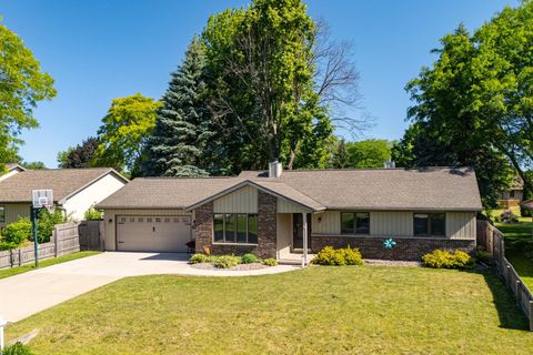 Photo of 2656 W SUNNYVIEW Road, APPLETON, WI 54914 (MLS # 50327465)