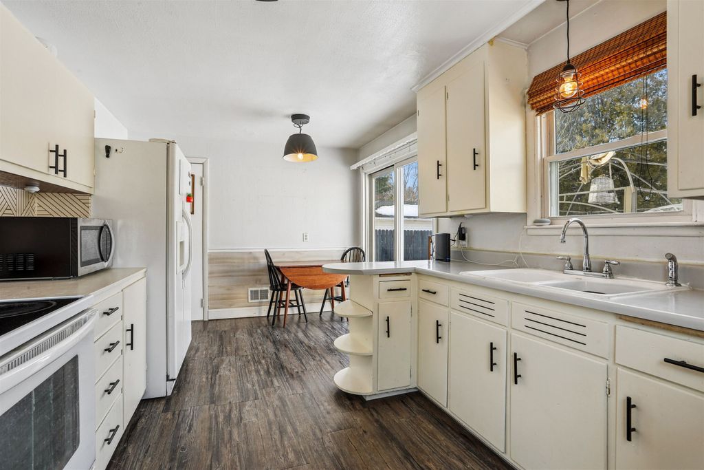 Photo of 1426 E CALUMET Street, APPLETON, WI 54915 (MLS # 50322237)