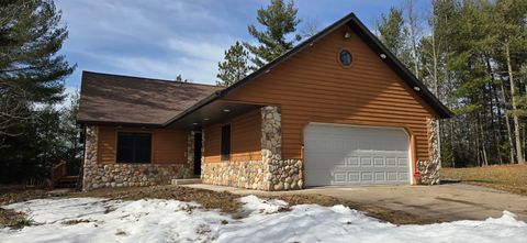 Photo of 16245 CRESTVIEW Drive, MOUNTAIN, WI 54149 (MLS # 50323448)
