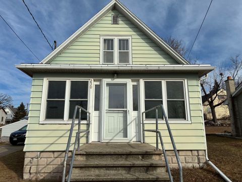 Photo of 230 CANAL Street, KAUKAUNA, WI 54130 (MLS # 50321204)