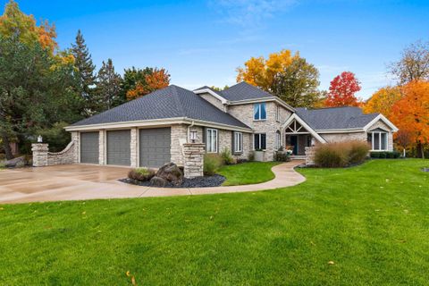 Photo of 133 S PINE Court, APPLETON, WI 54914 (MLS # 50317248)