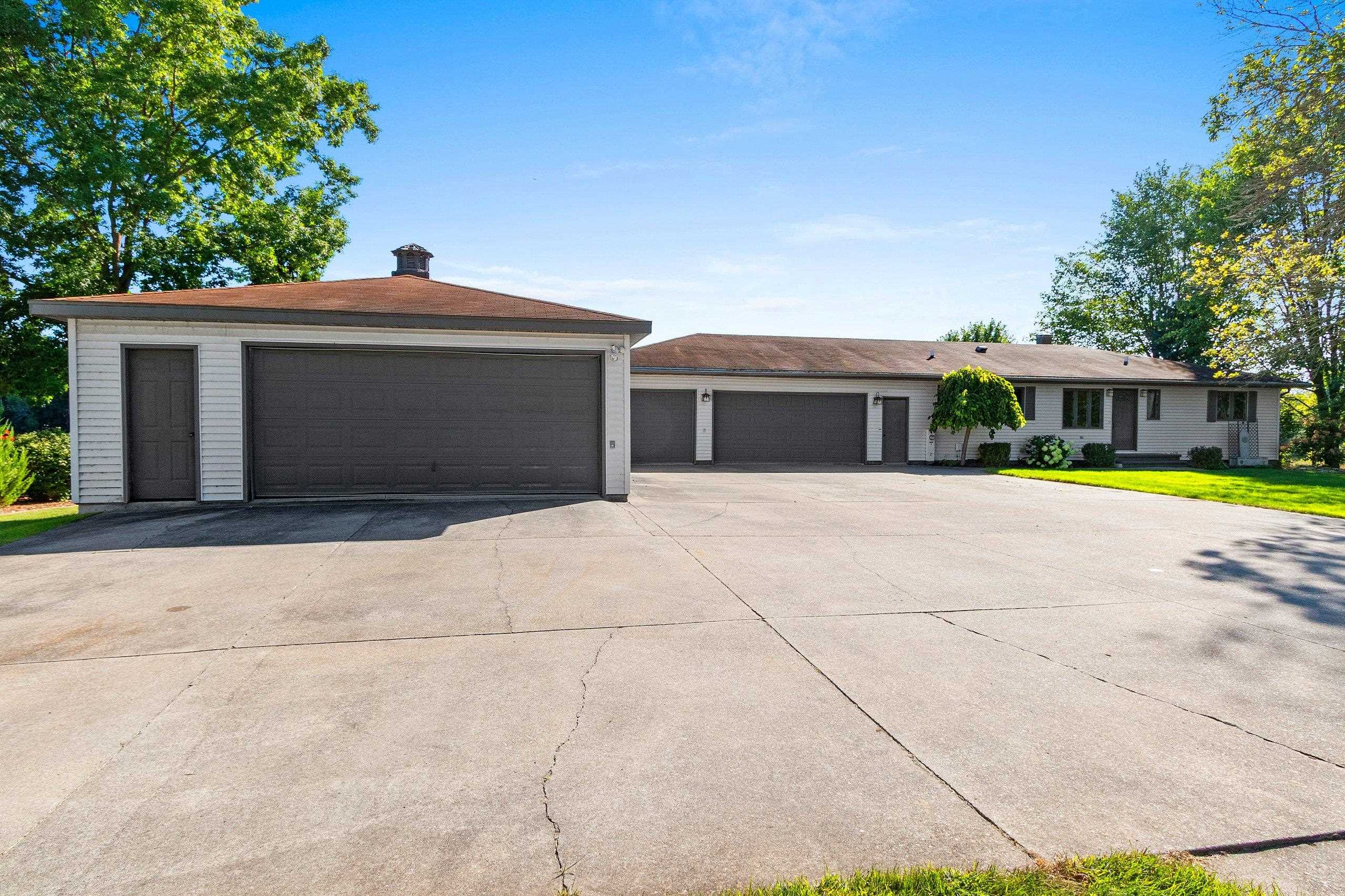 Shawano, Wisconsin 54166, United States, 4 Bedrooms Bedrooms, ,2 BathroomsBathrooms,Residential,Active,198865