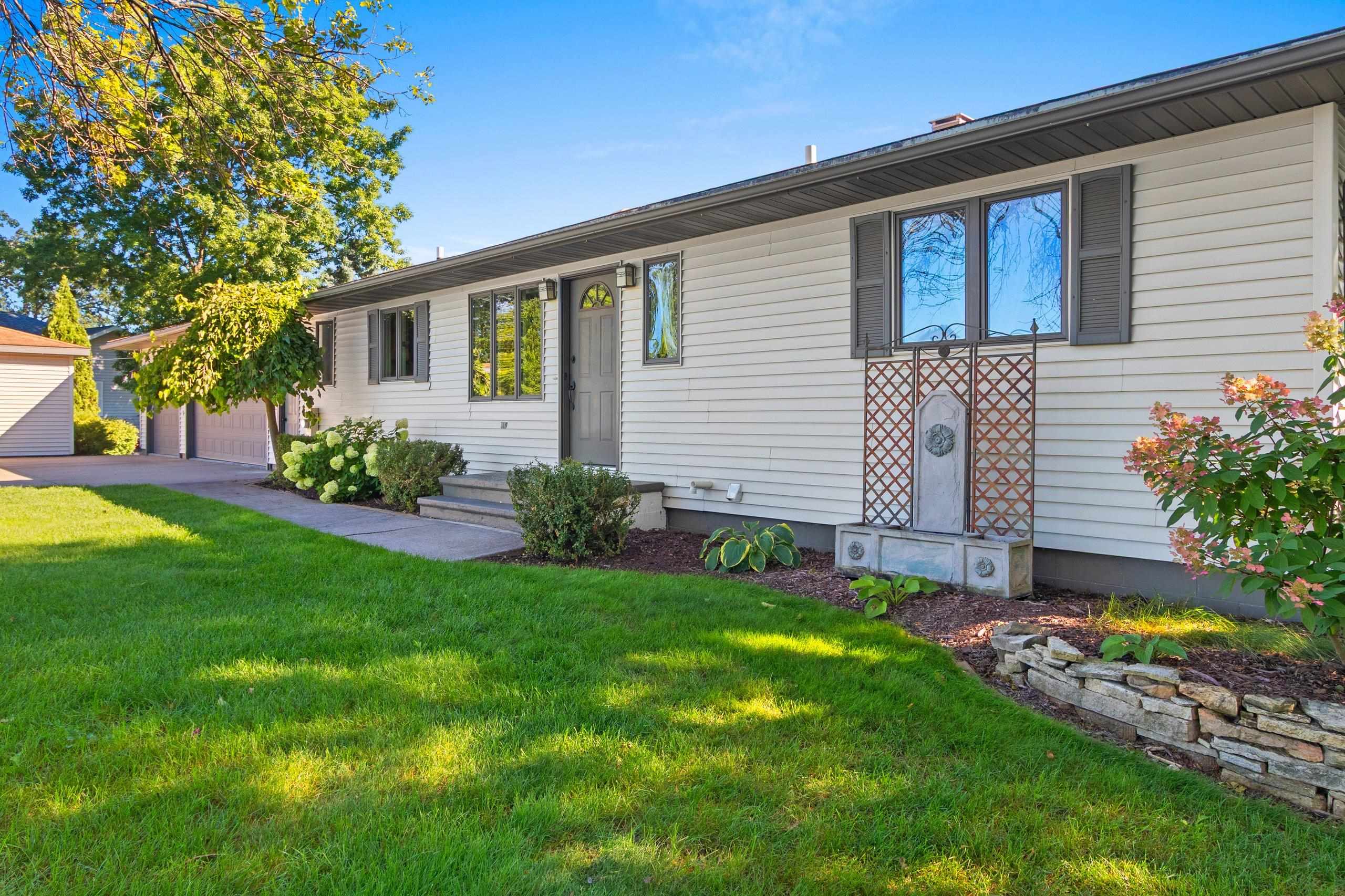 Shawano, Wisconsin 54166, United States, 4 Bedrooms Bedrooms, ,2 BathroomsBathrooms,Residential,Active,198865