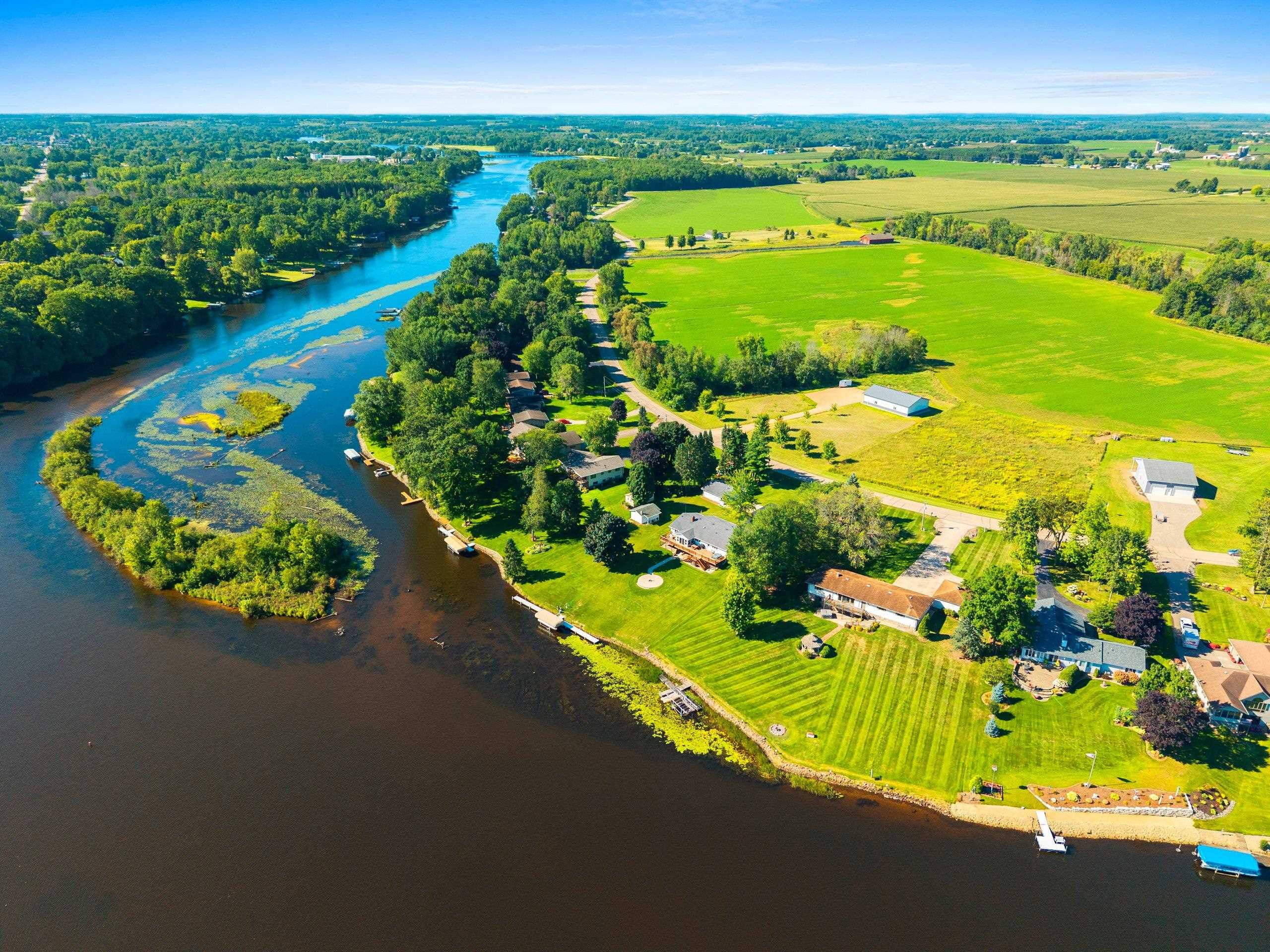 Shawano, Wisconsin 54166, United States, 4 Bedrooms Bedrooms, ,2 BathroomsBathrooms,Residential,Active,198865