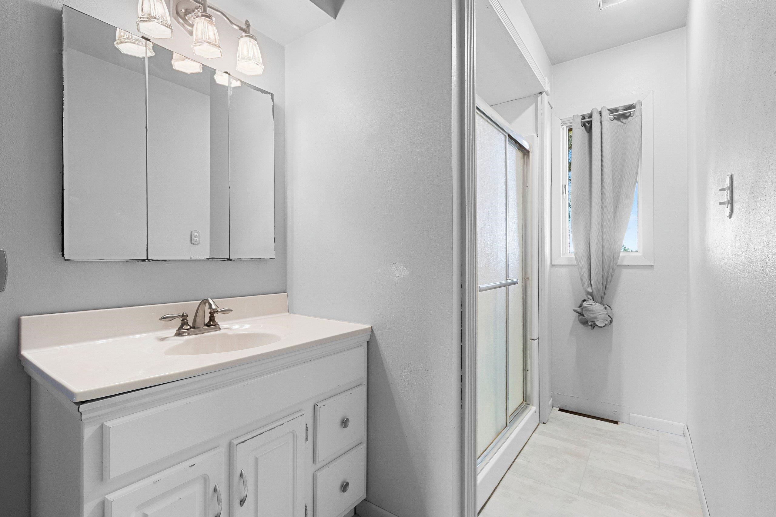 Shawano, Wisconsin 54166, United States, 4 Bedrooms Bedrooms, ,2 BathroomsBathrooms,Residential,Active,198865