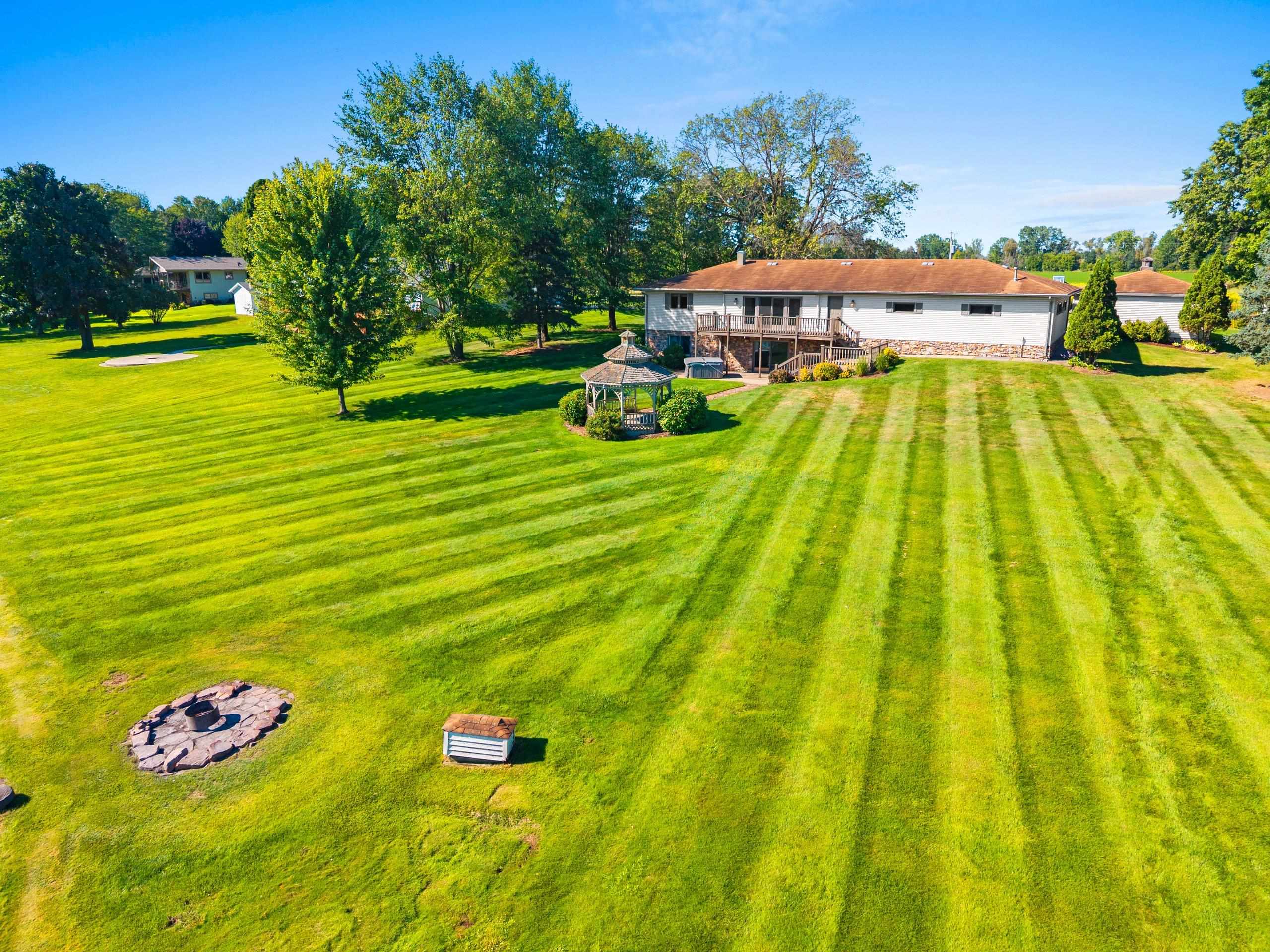 Shawano, Wisconsin 54166, United States, 4 Bedrooms Bedrooms, ,2 BathroomsBathrooms,Residential,Active,198865