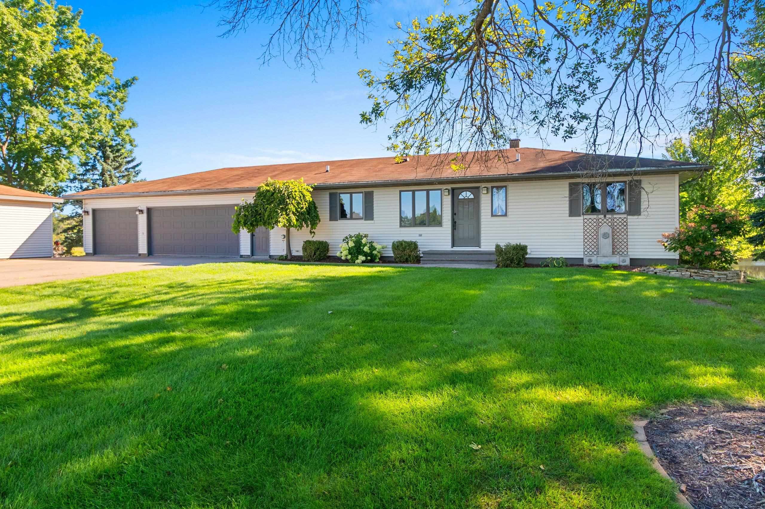 Shawano, Wisconsin 54166, United States, 4 Bedrooms Bedrooms, ,2 BathroomsBathrooms,Residential,Active,198865