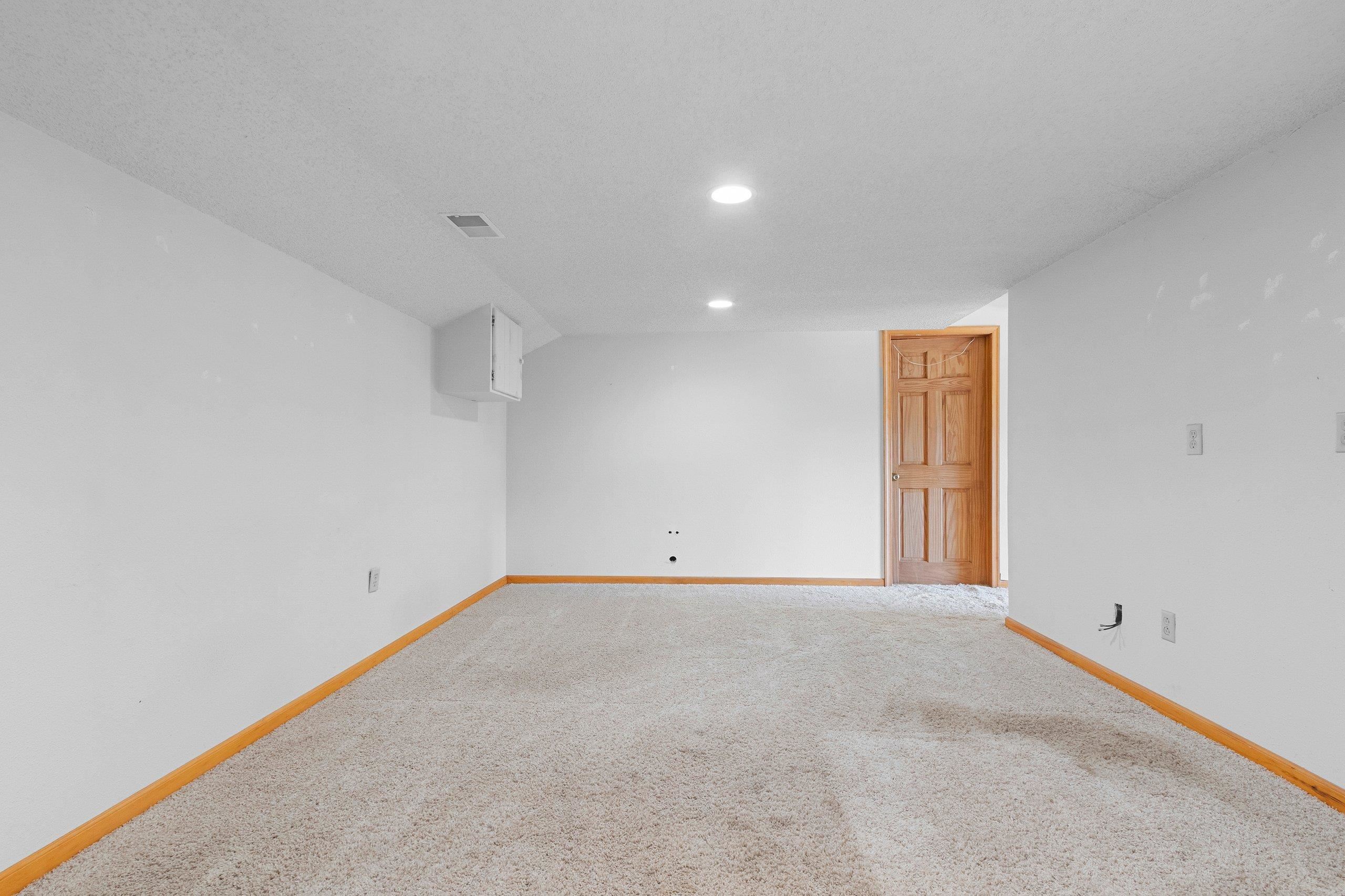 Shawano, Wisconsin 54166, United States, 4 Bedrooms Bedrooms, ,2 BathroomsBathrooms,Residential,Active,198865