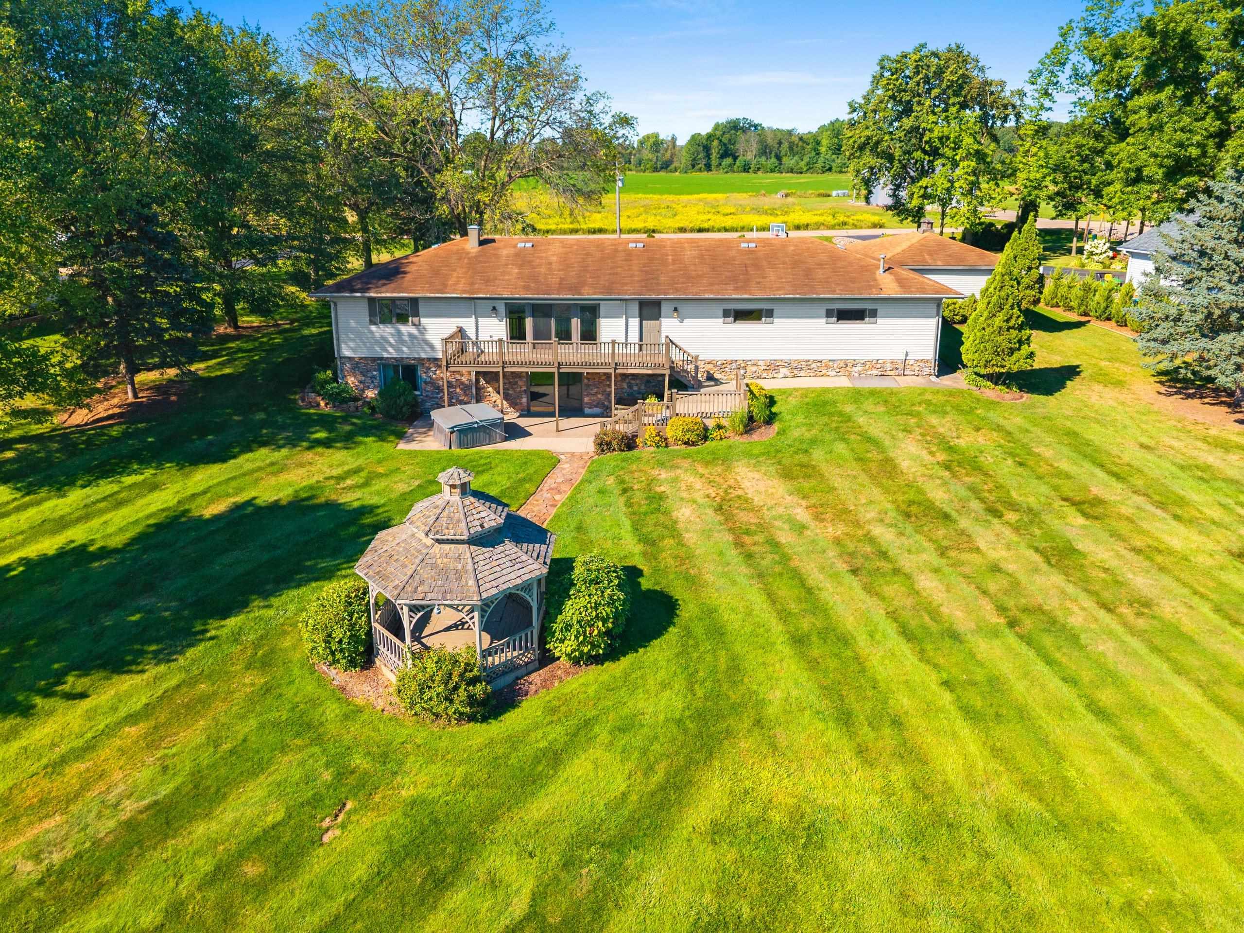 Shawano, Wisconsin 54166, United States, 4 Bedrooms Bedrooms, ,2 BathroomsBathrooms,Residential,Active,198865