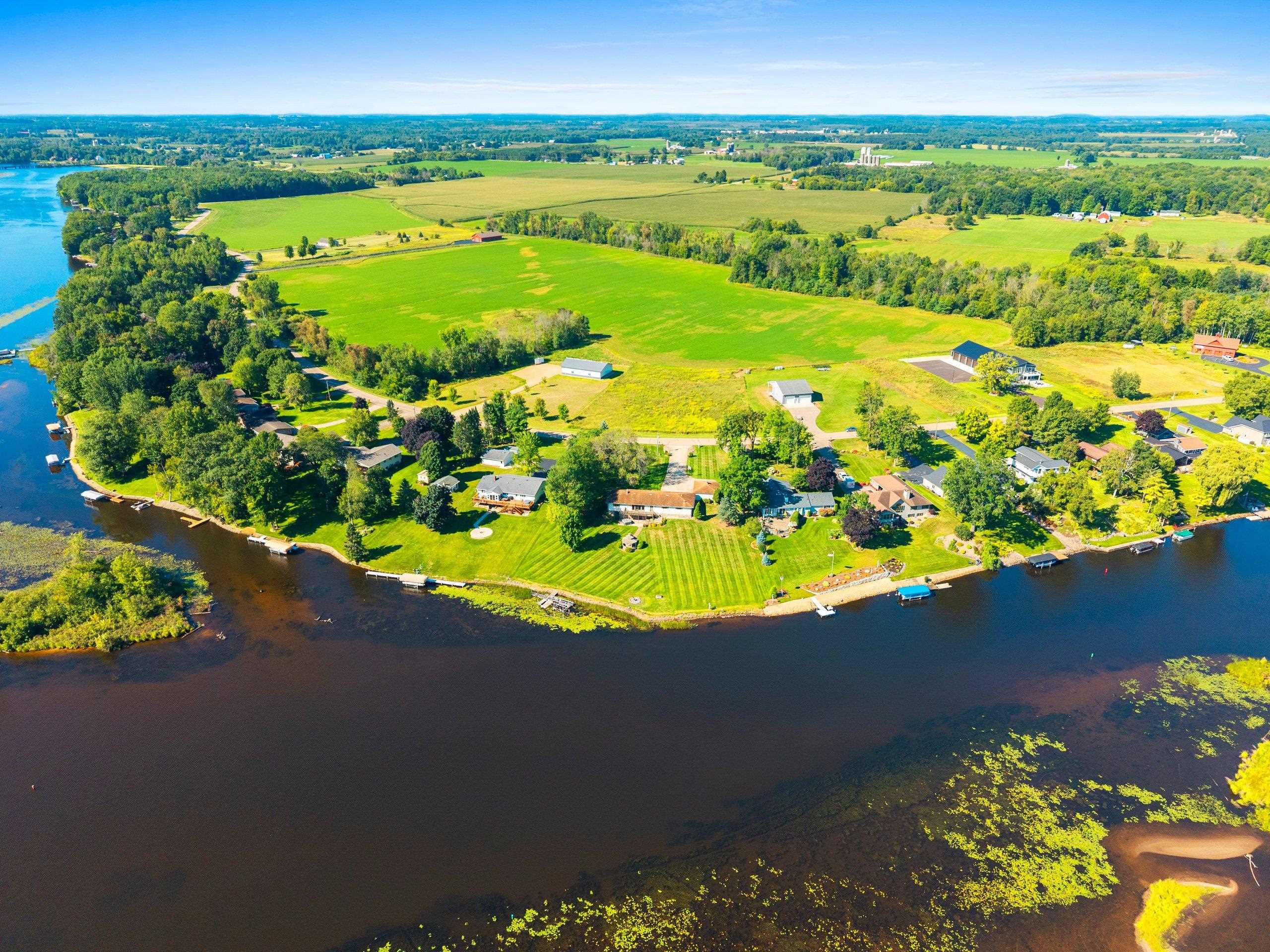 Shawano, Wisconsin 54166, United States, 4 Bedrooms Bedrooms, ,2 BathroomsBathrooms,Residential,Active,198865