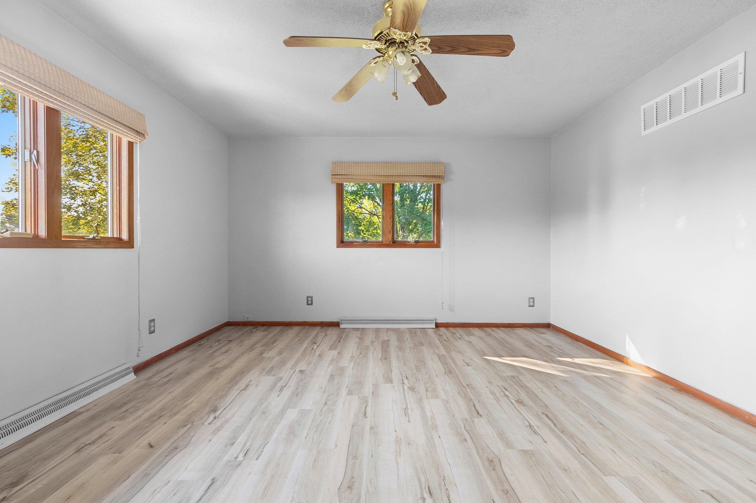 Shawano, Wisconsin 54166, United States, 4 Bedrooms Bedrooms, ,2 BathroomsBathrooms,Residential,Active,198865