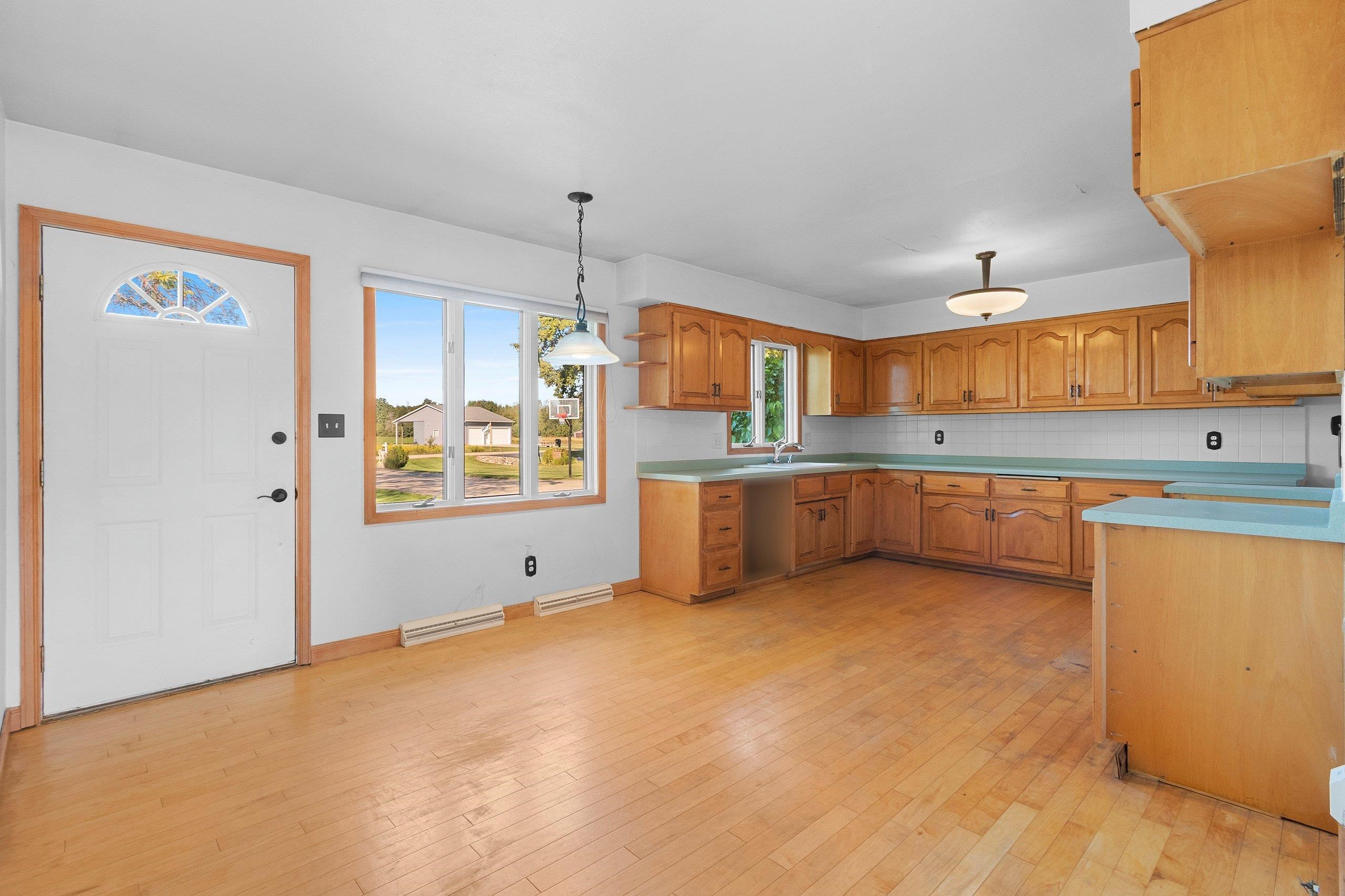 Shawano, Wisconsin 54166, United States, 4 Bedrooms Bedrooms, ,2 BathroomsBathrooms,Residential,Active,198865