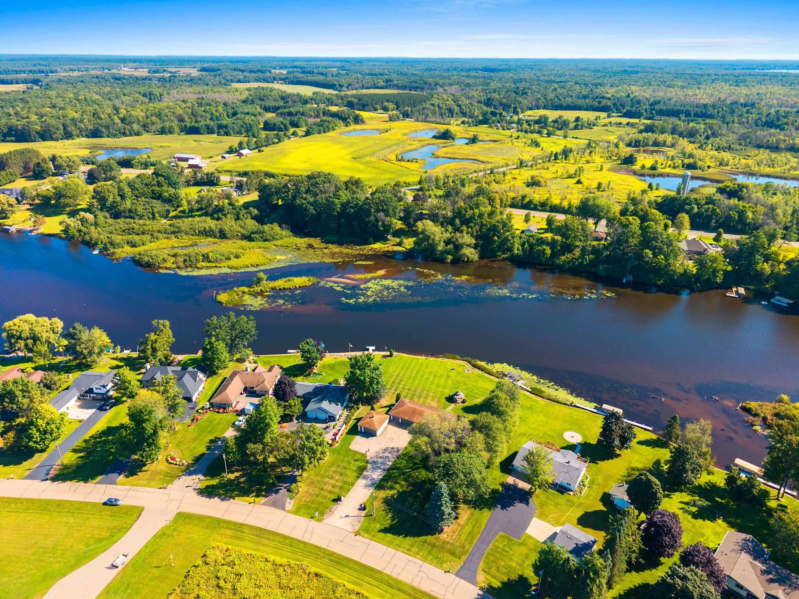 Shawano, Wisconsin 54166, United States, 4 Bedrooms Bedrooms, ,2 BathroomsBathrooms,Residential,Active,198865