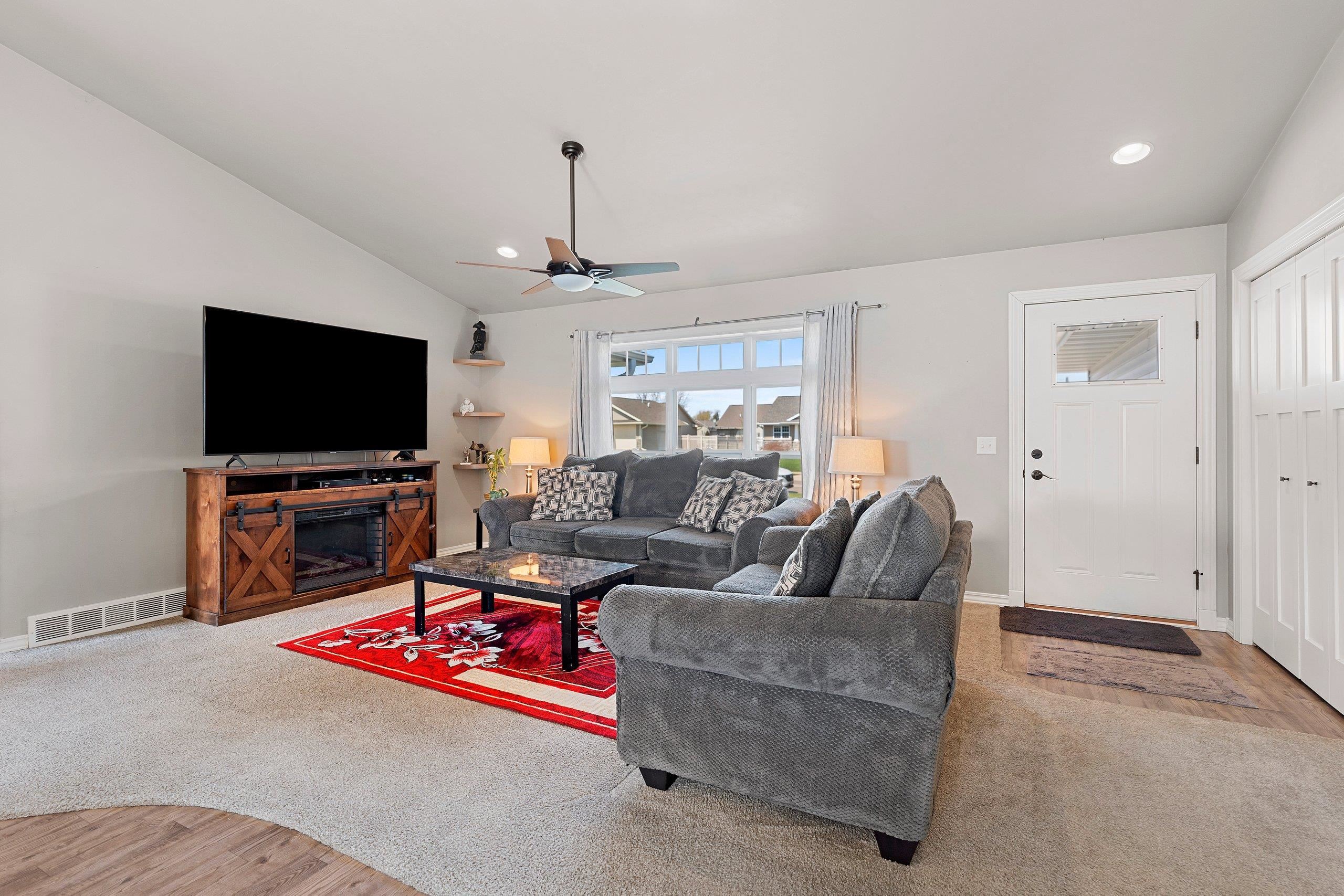 De Pere, Wisconsin 54115, United States, 4 Bedrooms Bedrooms, ,3 BathroomsBathrooms,Residential,Active,115439