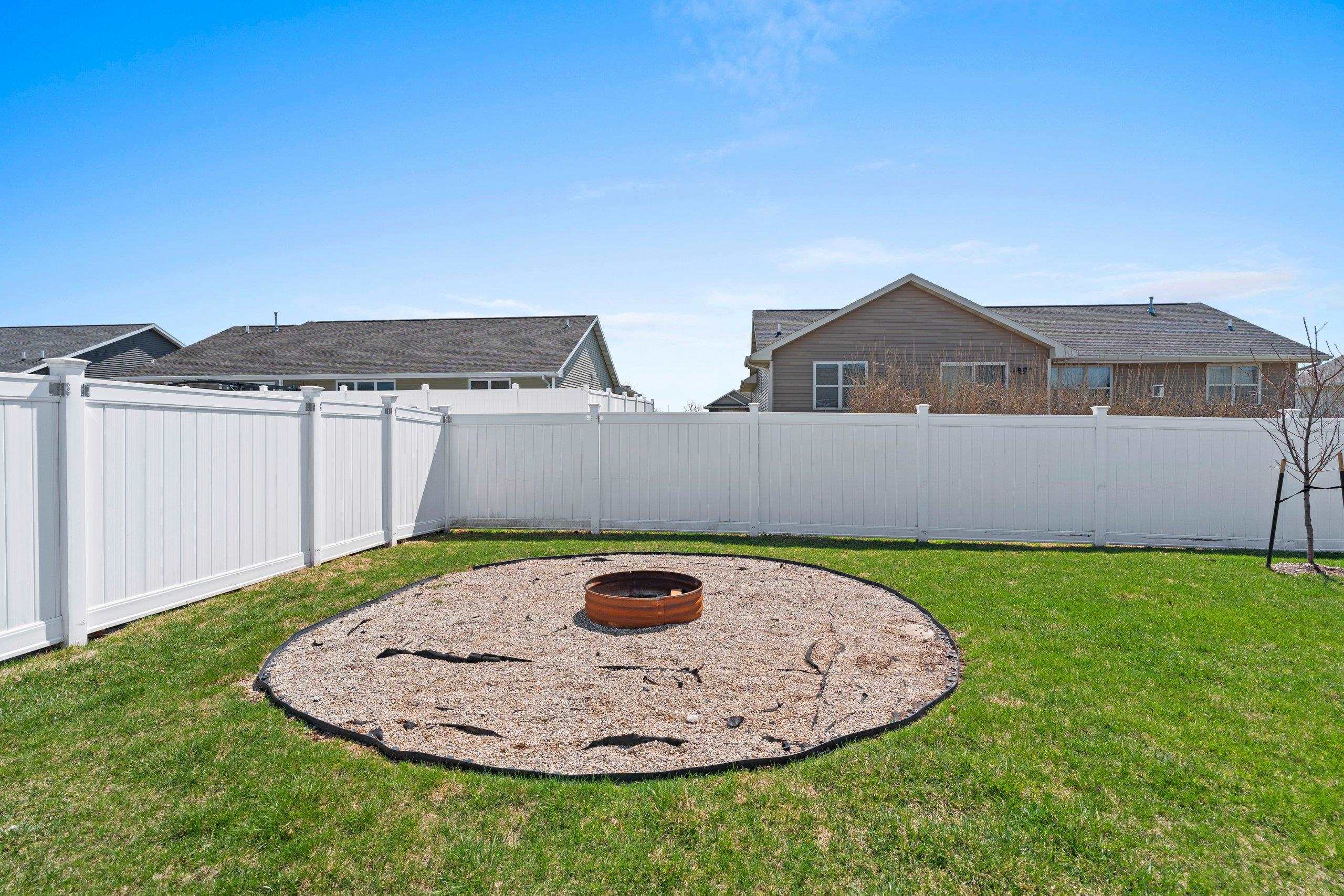 De Pere, Wisconsin 54115, United States, 4 Bedrooms Bedrooms, ,3 BathroomsBathrooms,Residential,Active,115439