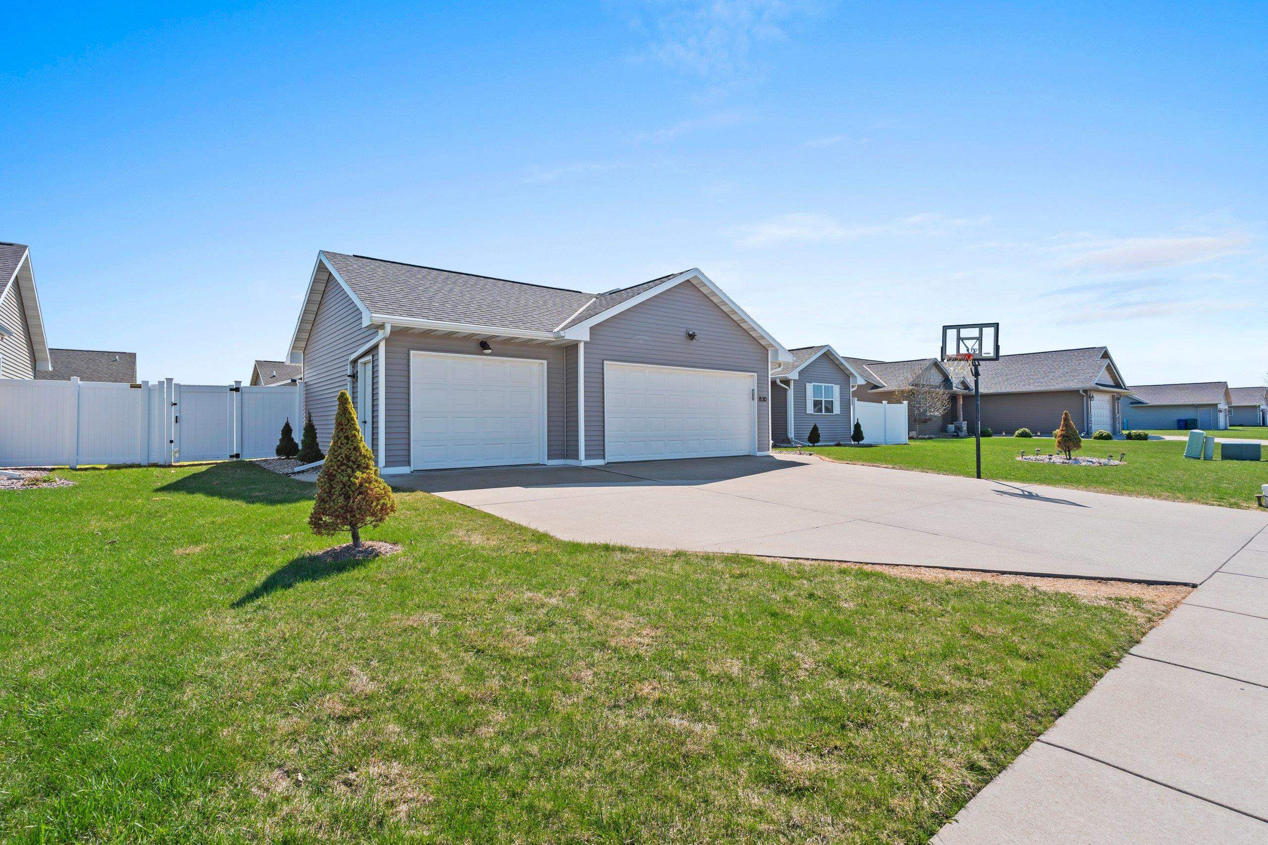 De Pere, Wisconsin 54115, United States, 4 Bedrooms Bedrooms, ,3 BathroomsBathrooms,Residential,Active,115439