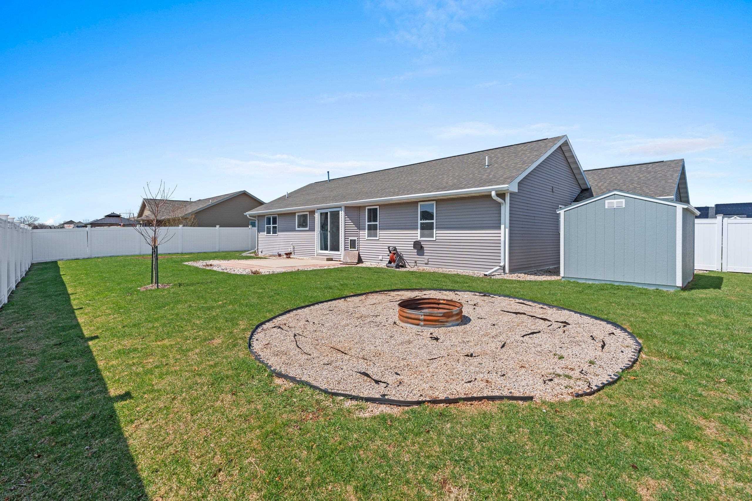 De Pere, Wisconsin 54115, United States, 4 Bedrooms Bedrooms, ,3 BathroomsBathrooms,Residential,Active,115439