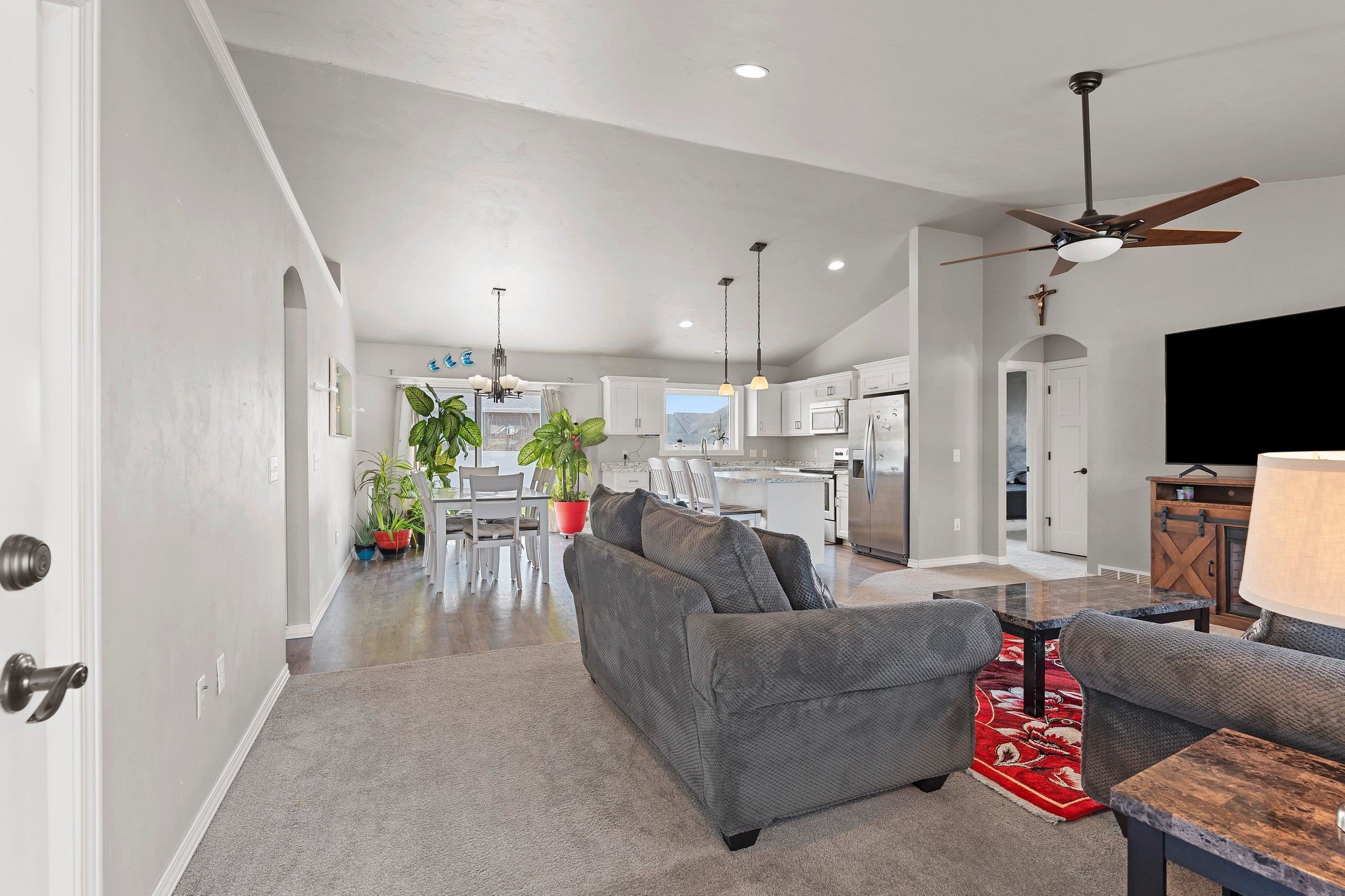 De Pere, Wisconsin 54115, United States, 4 Bedrooms Bedrooms, ,3 BathroomsBathrooms,Residential,Active,115439