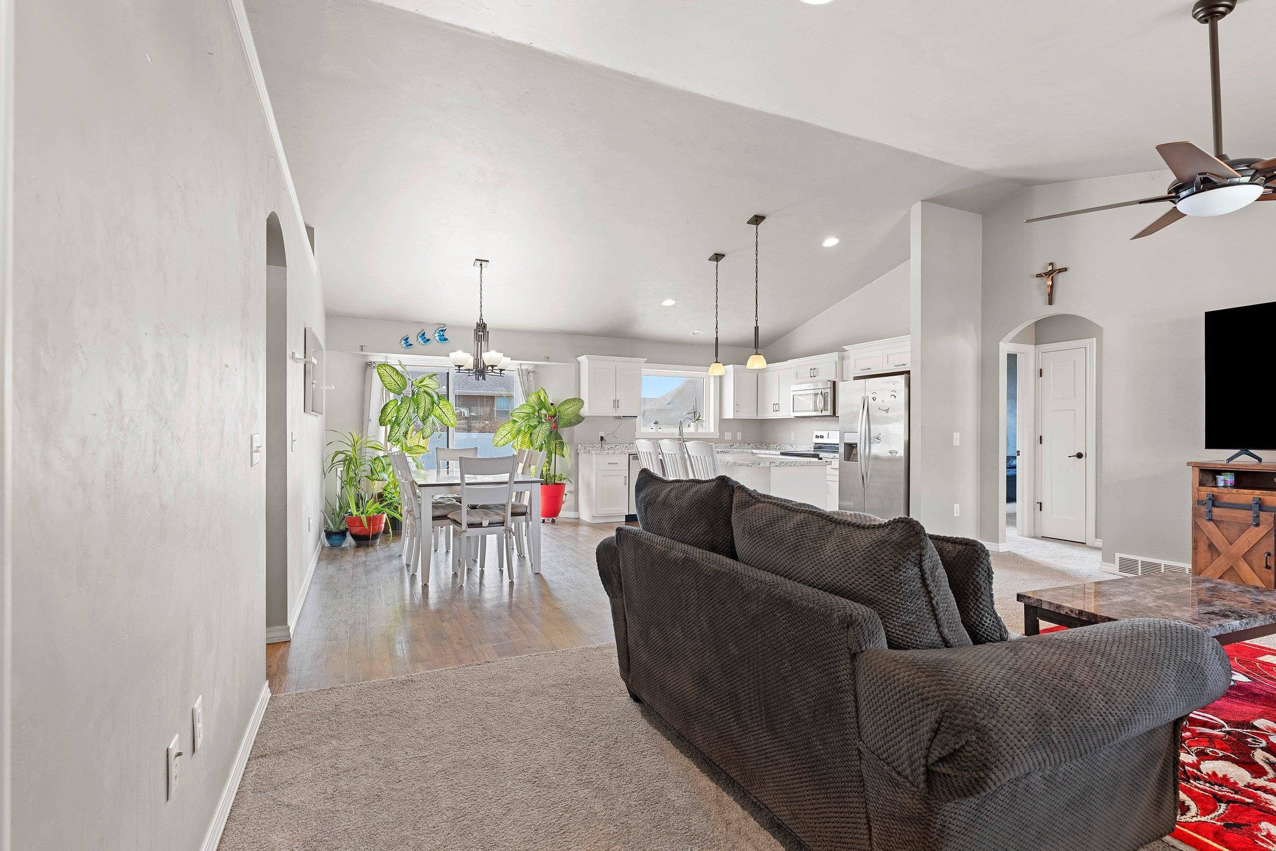 De Pere, Wisconsin 54115, United States, 4 Bedrooms Bedrooms, ,3 BathroomsBathrooms,Residential,Active,115439