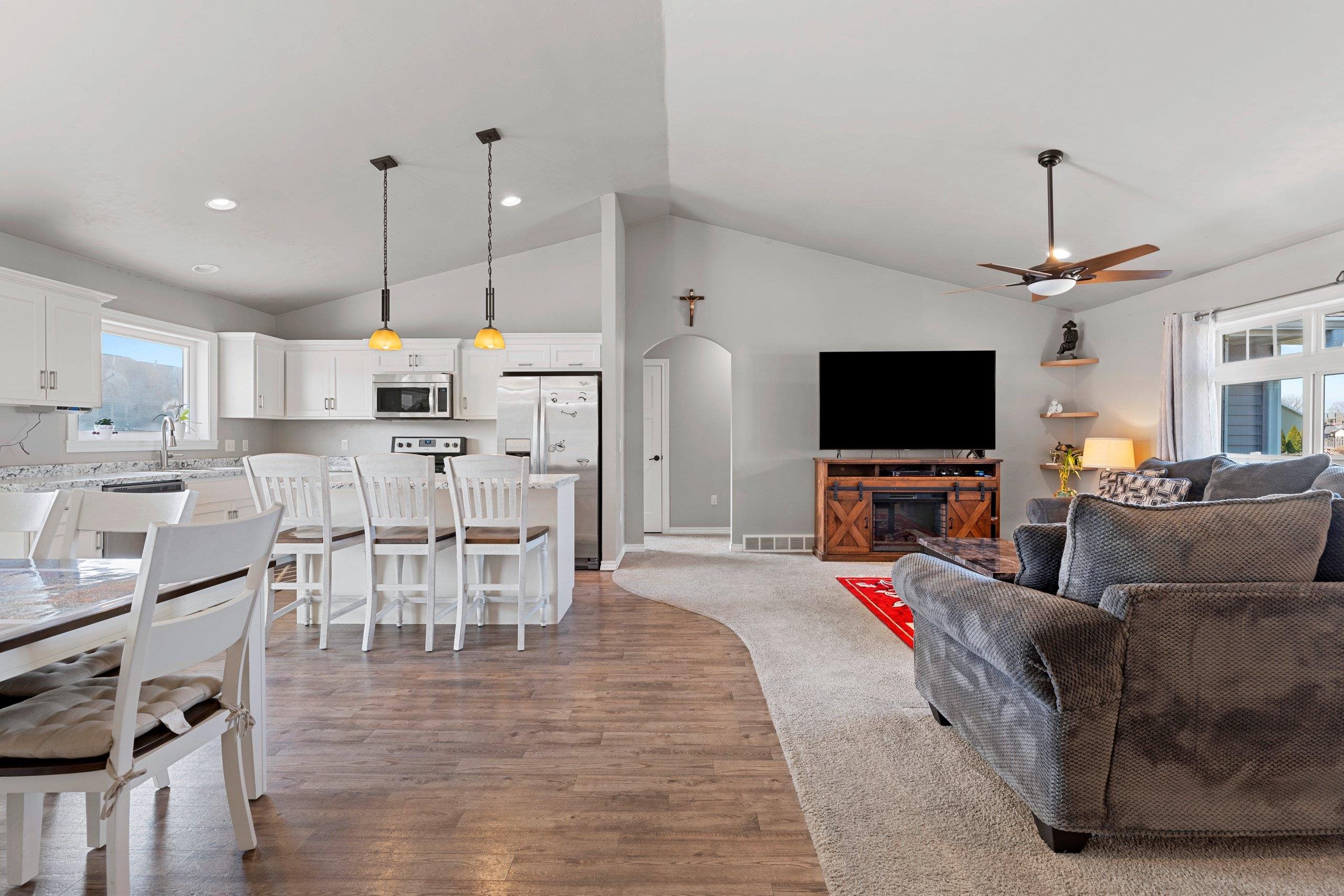 De Pere, Wisconsin 54115, United States, 4 Bedrooms Bedrooms, ,3 BathroomsBathrooms,Residential,Active,115439