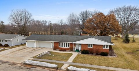 Photo of 722 LEE Avenue, BRILLION, WI 54110 (MLS # 50321309)