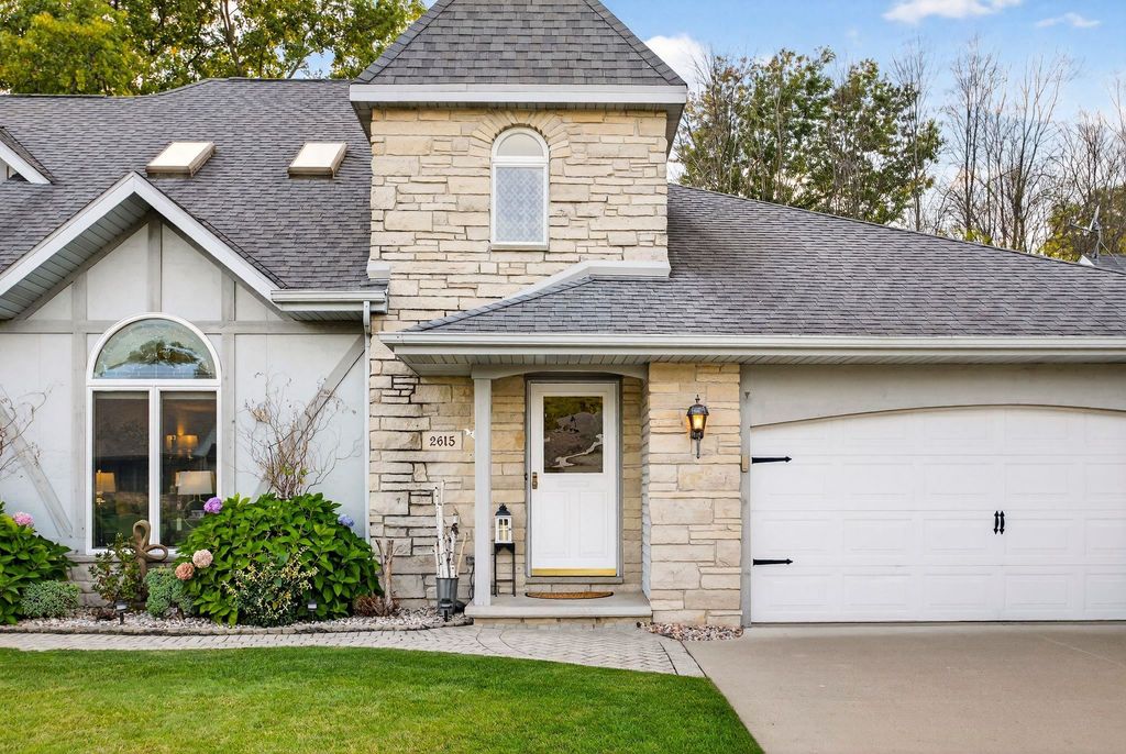 Photo of 2615 N MILLBROOK Road, APPLETON, WI 54914 (MLS # 50317303)