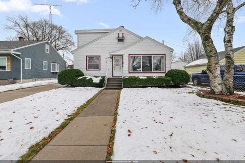 Photo of 277 ROOSEVELT Street, FOND DU LAC, WI 54935 (MLS # 50319251)