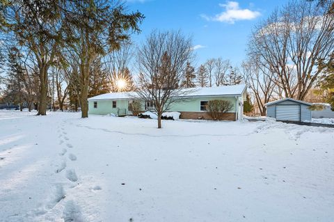 Photo of W6515 GREENVILLE Drive, GREENVILLE, WI 54942 (MLS # 50319369)