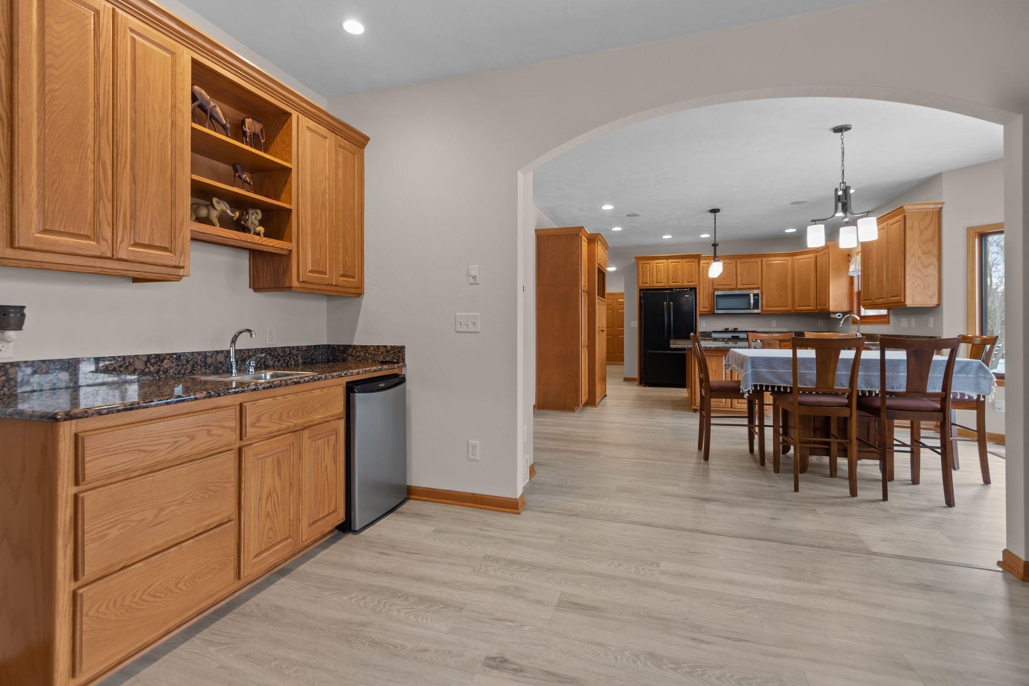 Sherwood, Wisconsin 54169, United States, 5 Bedrooms Bedrooms, ,5 BathroomsBathrooms,Residential,Active,244080