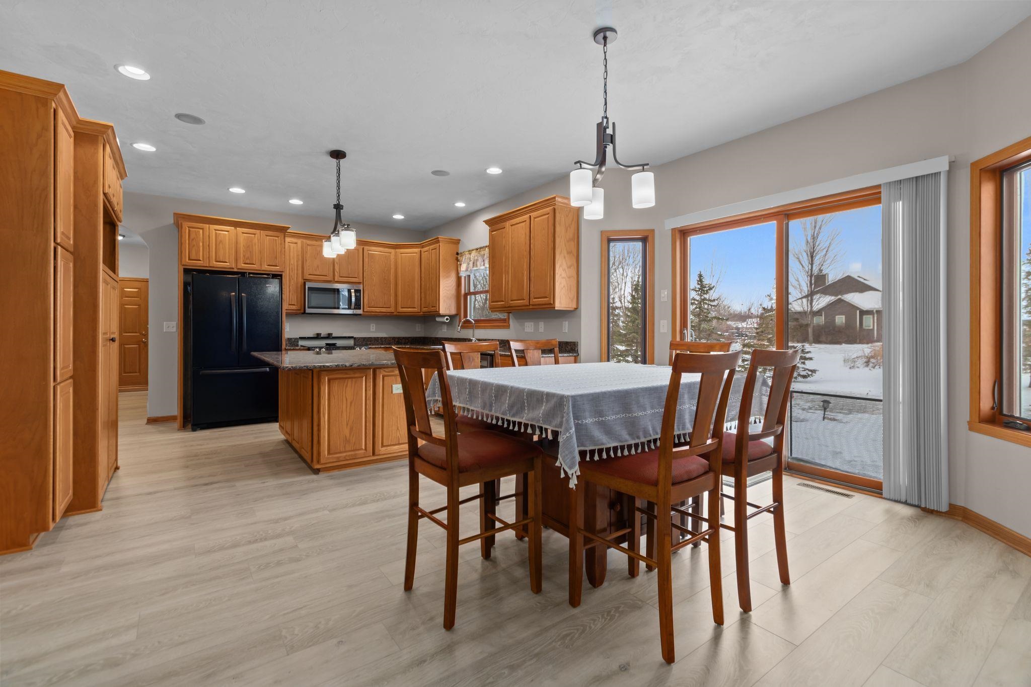 Sherwood, Wisconsin 54169, United States, 5 Bedrooms Bedrooms, ,5 BathroomsBathrooms,Residential,Active,244080