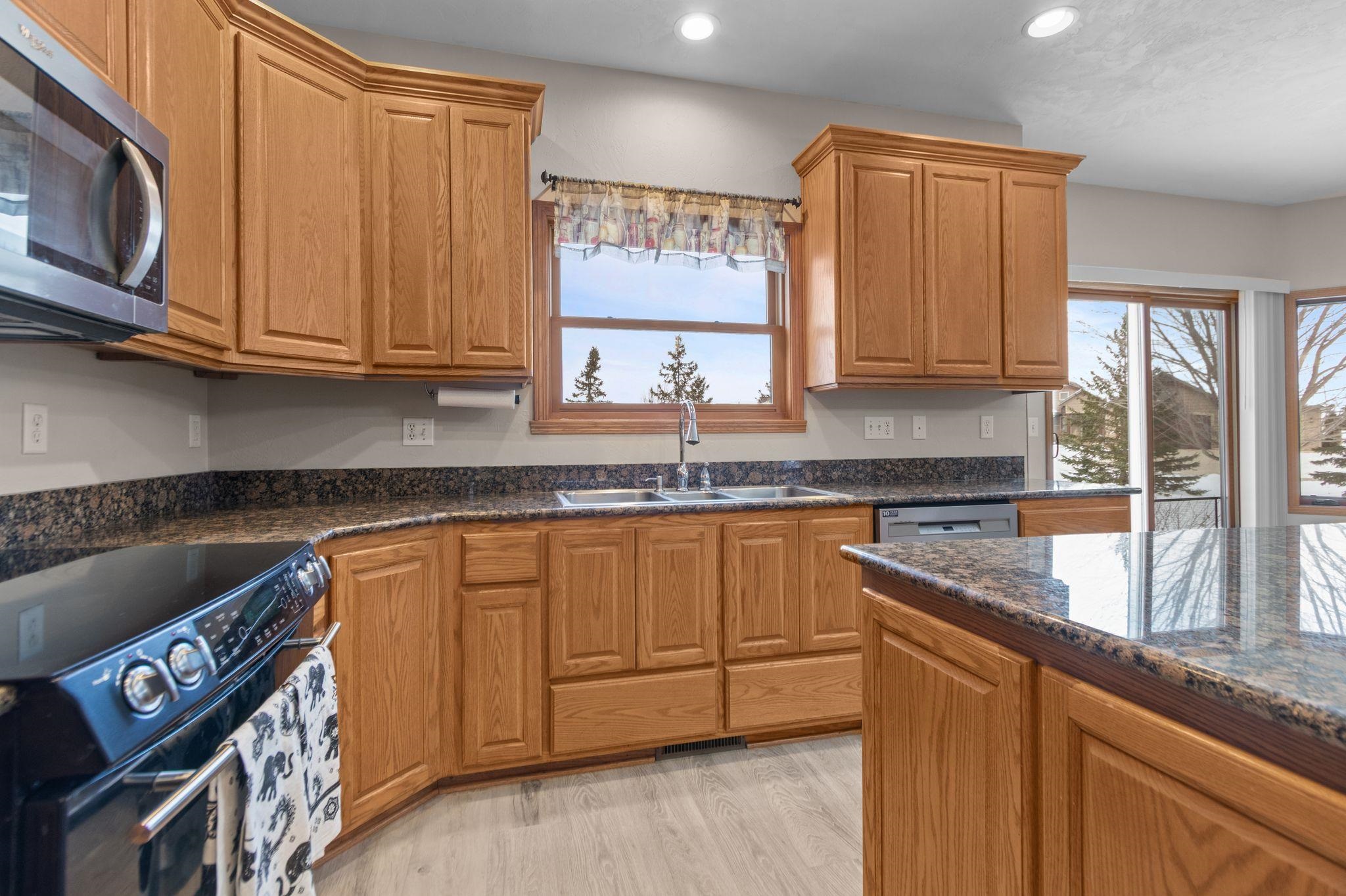 Sherwood, Wisconsin 54169, United States, 5 Bedrooms Bedrooms, ,5 BathroomsBathrooms,Residential,Active,244080