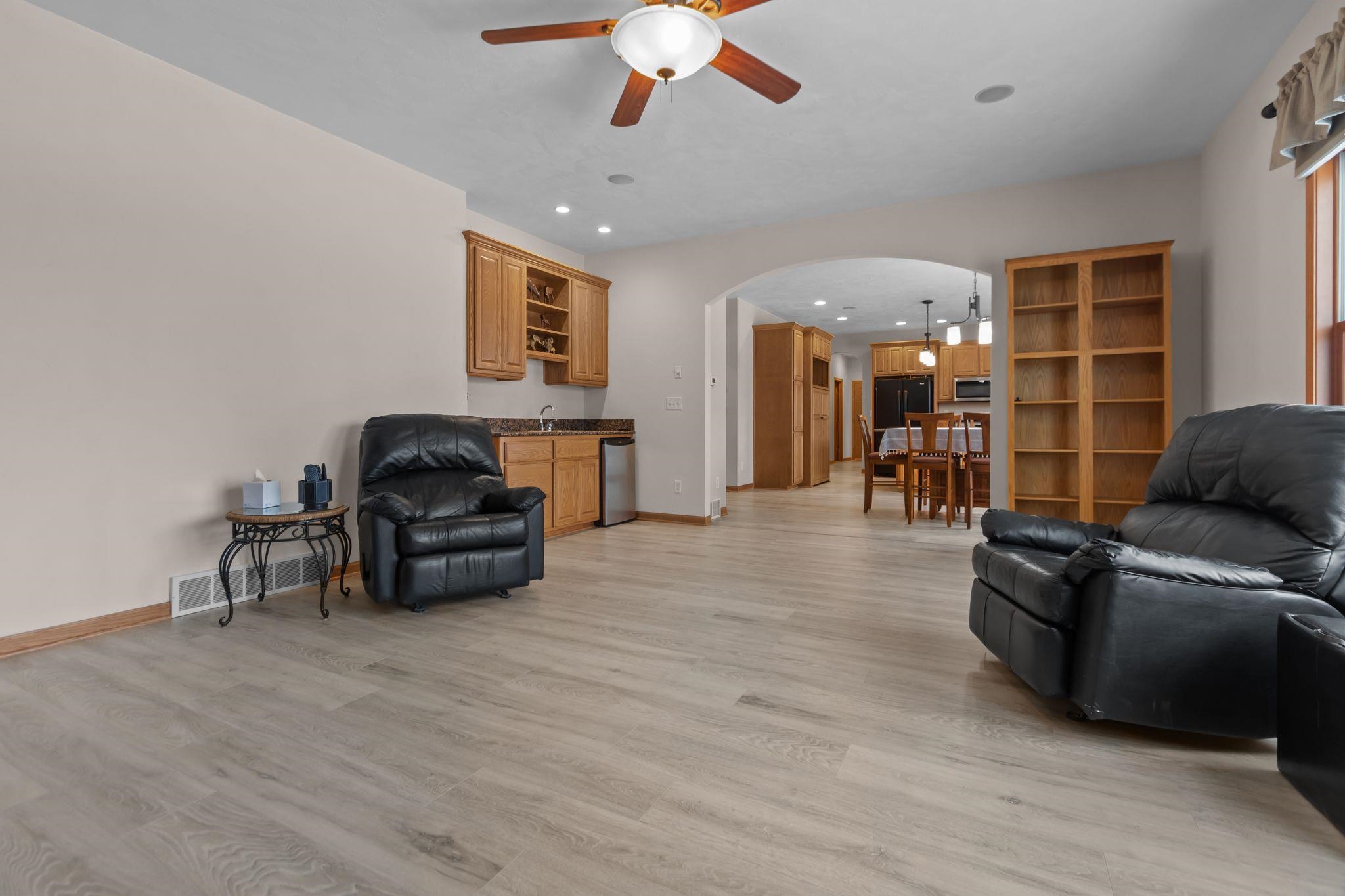 Sherwood, Wisconsin 54169, United States, 5 Bedrooms Bedrooms, ,5 BathroomsBathrooms,Residential,Active,244080