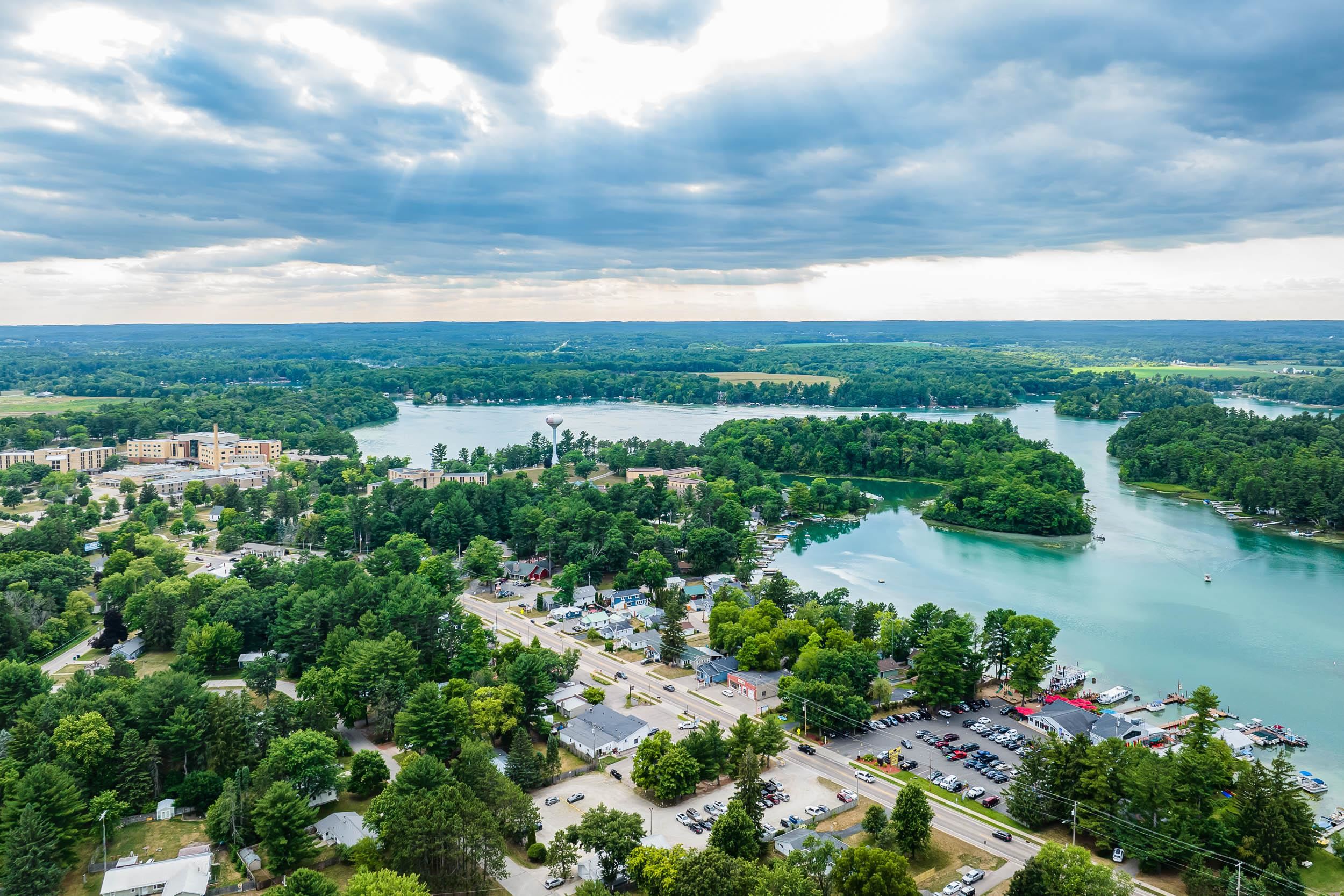 Waupaca, Wisconsin 54981, United States, 2 Bedrooms Bedrooms, ,1 BathroomBathrooms,Residential,Active,6329