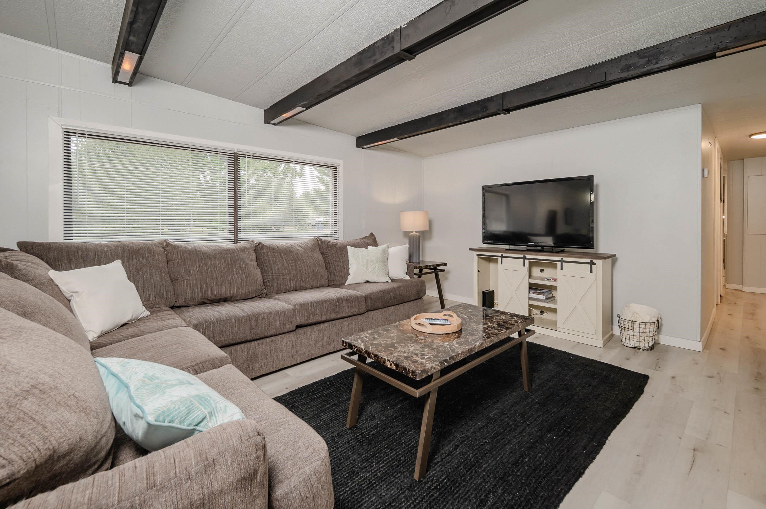 Waupaca, Wisconsin 54981, United States, 2 Bedrooms Bedrooms, ,1 BathroomBathrooms,Residential,Active,6329