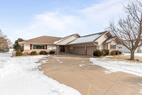 Photo of 2374 SHORE PRESERVE Drive, OSHKOSH, WI 54904 (MLS # 50320471)