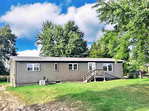 Photo of E9408 COUNTY ROAD N Rd, NEW LONDON, WI 54961 (MLS # 50316005)