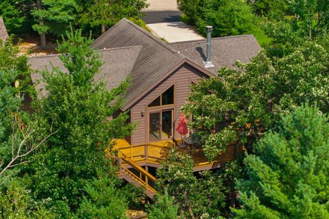 Photo of W5453 ASPEN Road, WILD ROSE, WI 54984 (MLS # 50313925)