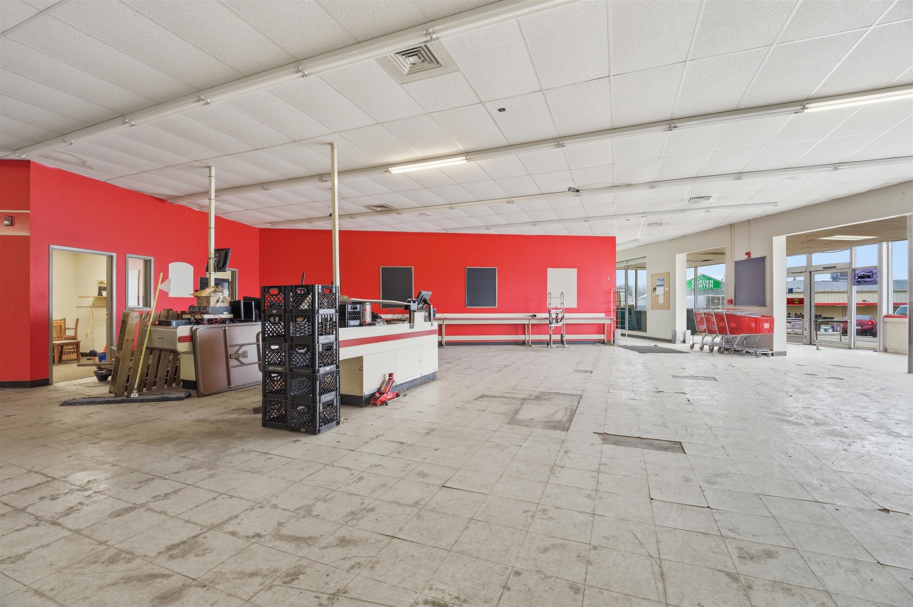 511 N MADISON Street