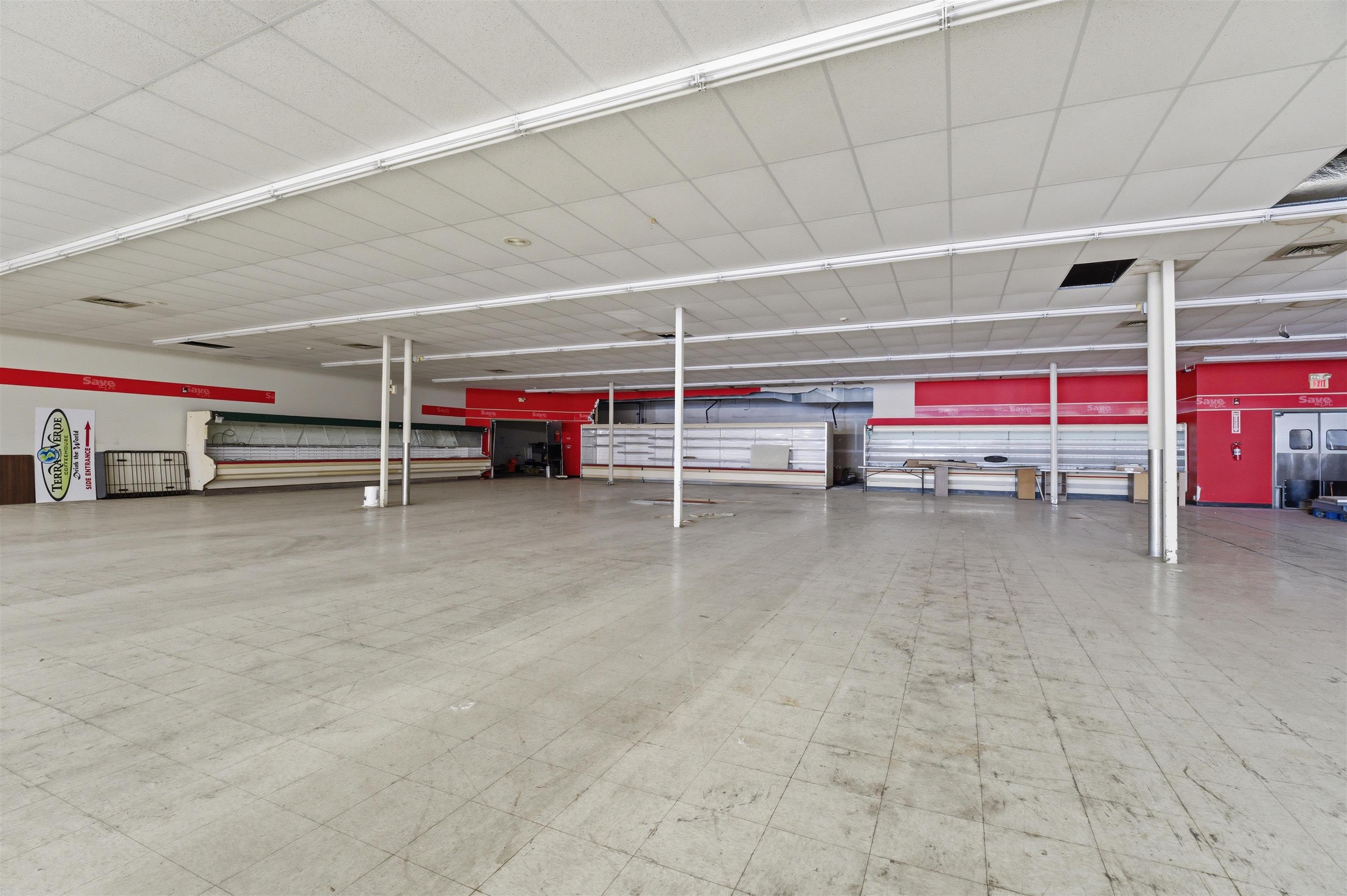 511 N MADISON Street