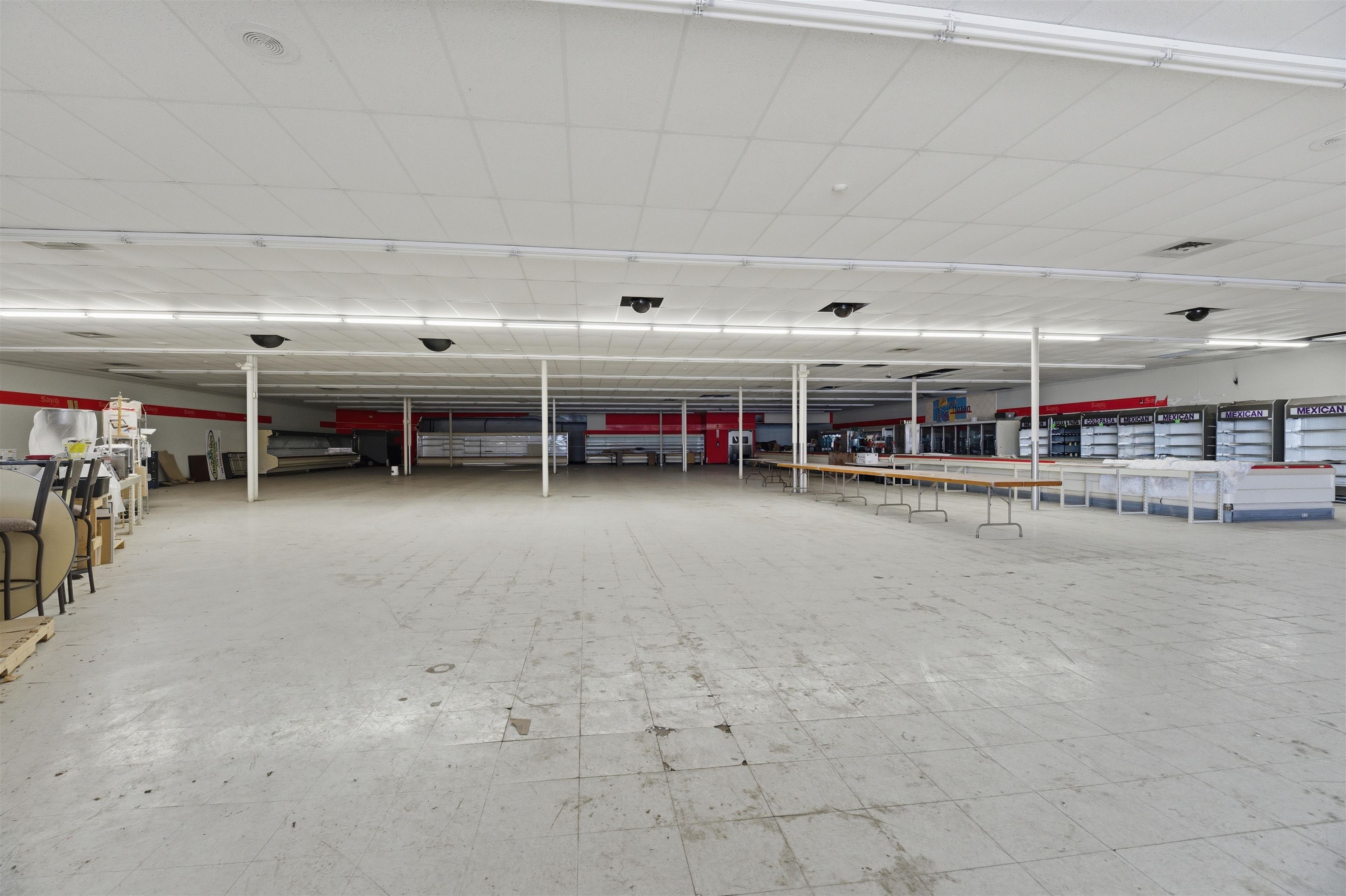 511 N MADISON Street