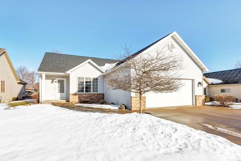Photo of 5012 W BOXWOOD Lane, APPLETON, WI 54913 (MLS # 50319400)