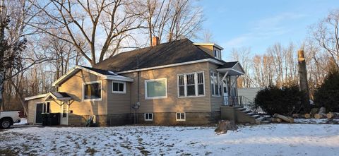 Photo of 4411 10TH Street, MENOMINEE, MI 49858 (MLS # 50319424)